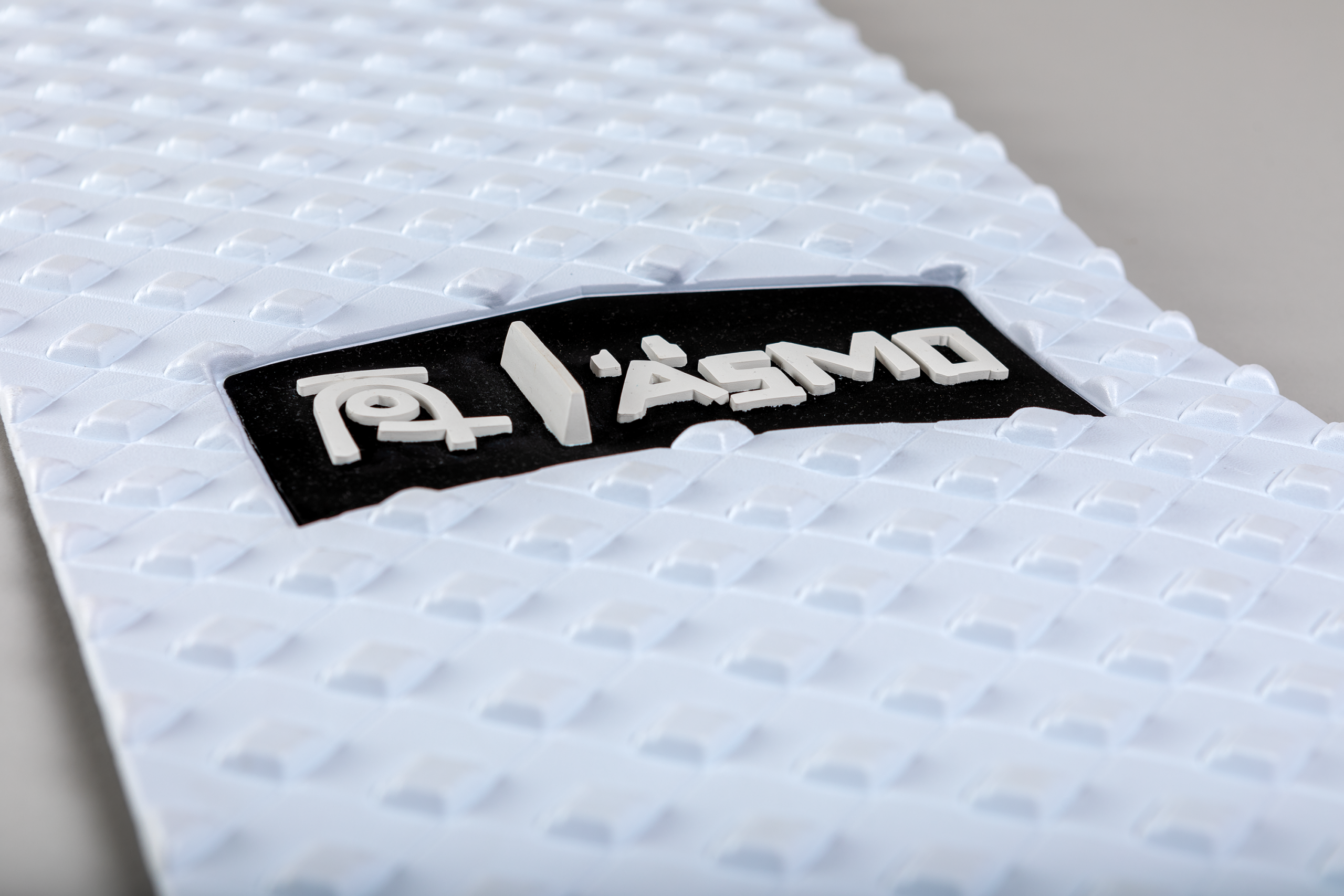Pad 2021 White-Logo A